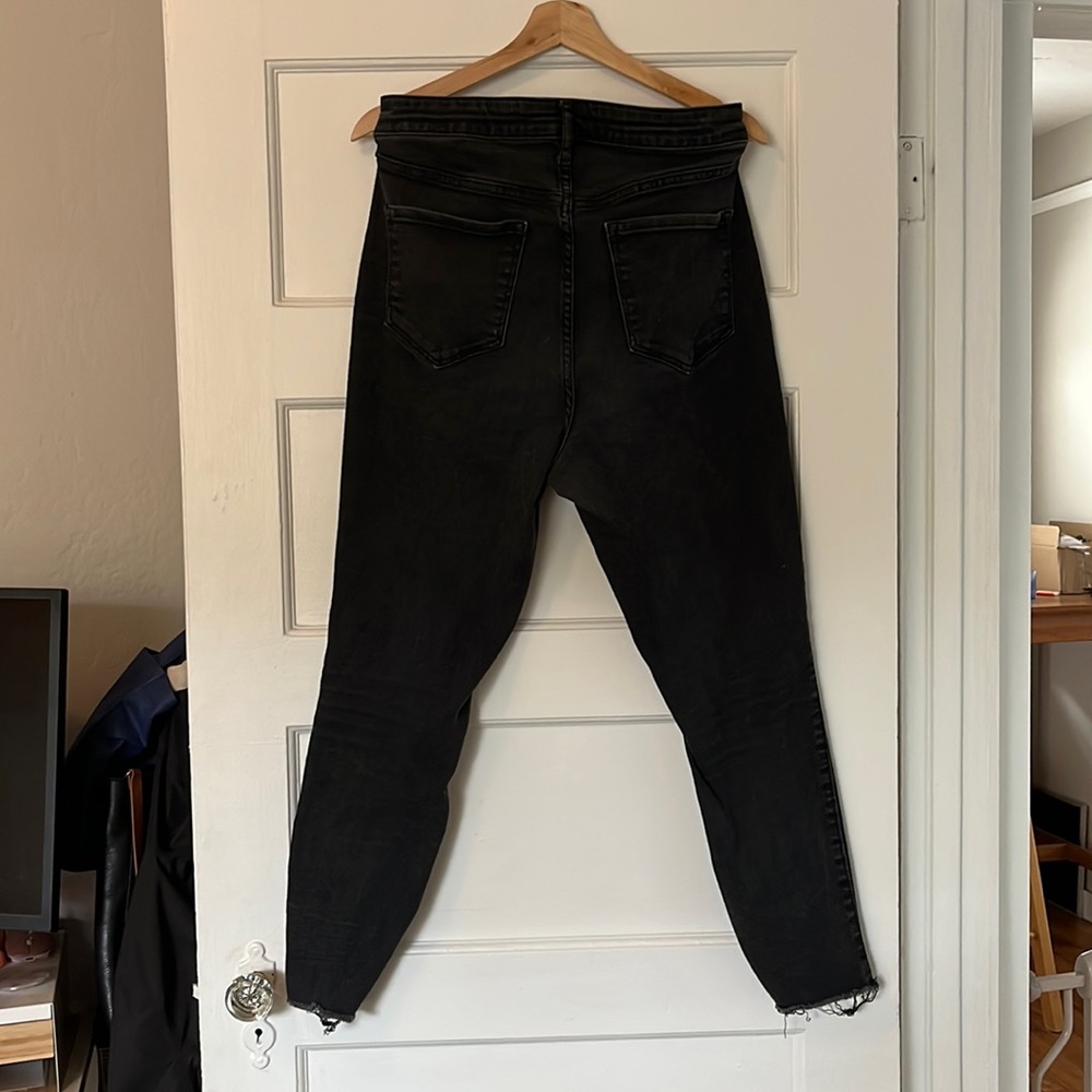 Black Old Navy Extra-High Rise Rockstar Super Skinny Jeans Size 14. Button Fly